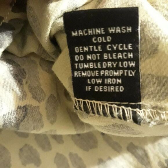 Paper Tee Shirt Women Medium Brown Cheetah Print Snap Buttons Adjustable Sleevs - Picture 10 of 10